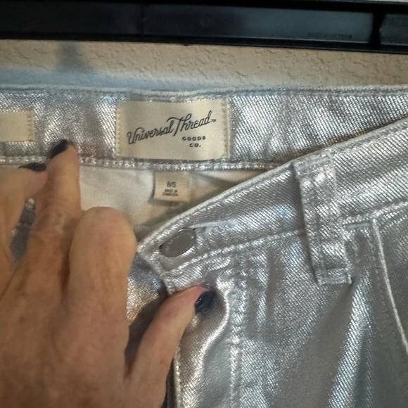 Universal thread high-rise, wide leg, silver metallic baggy jeans size. Size 8 - Picture 6 of 11